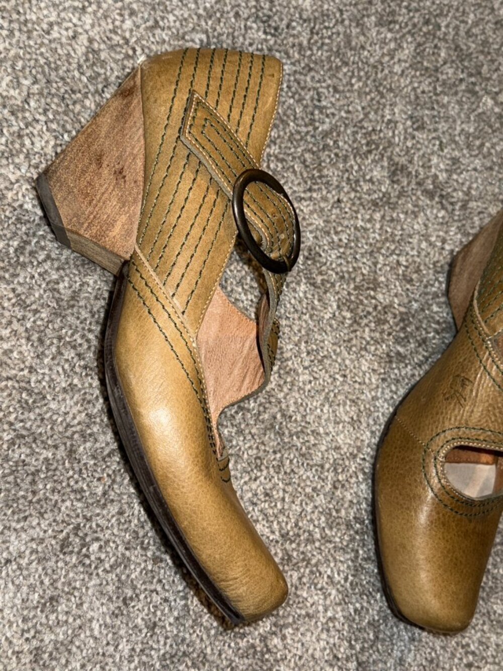 John Fluevog Wedge Heel Leather Mary Jane W8